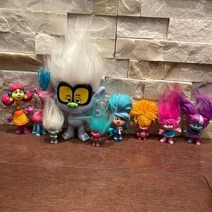 Trolls dolls